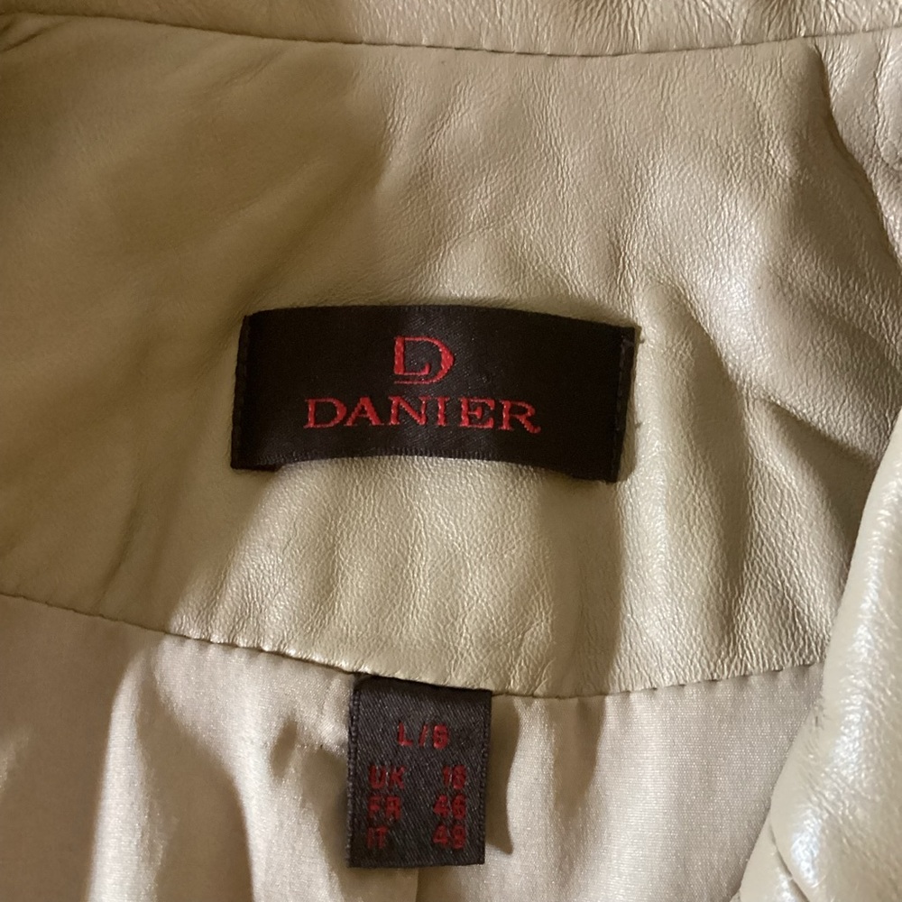 Danier leather jacket, light butterscotch size L - Picture 6 of 10